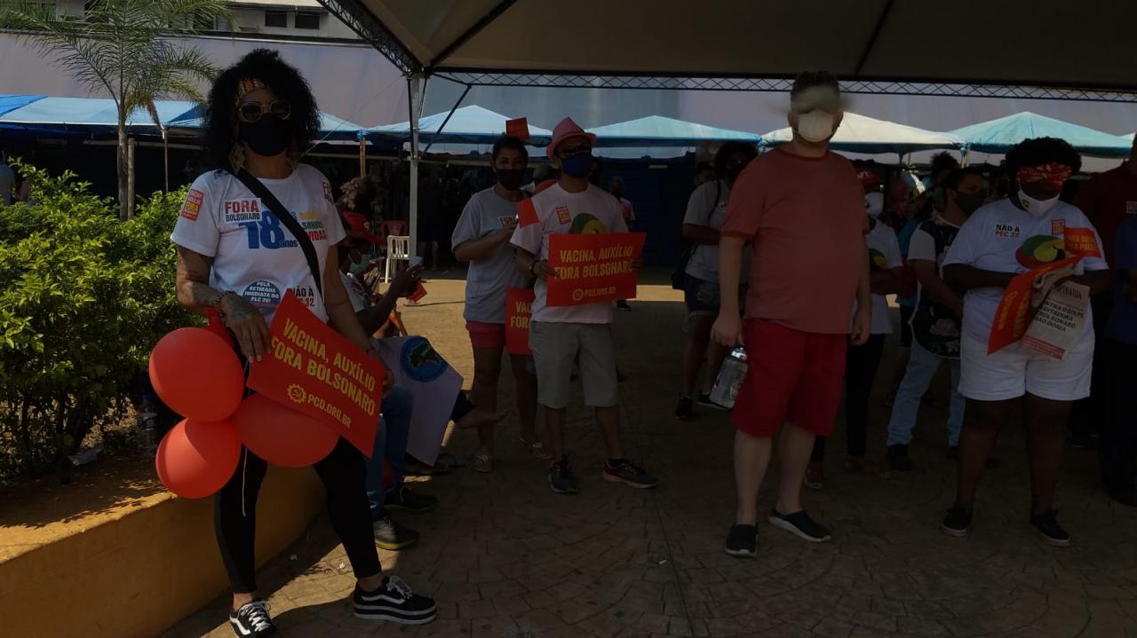 Foto 4 de 17 — Manifestantes fazem ato "Fora Bolsonaro" na Praça Santa Cruz; veja imagens